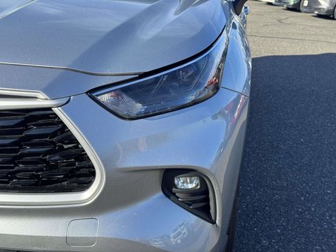 Certified 2022 Toyota Highlander XLE image 7