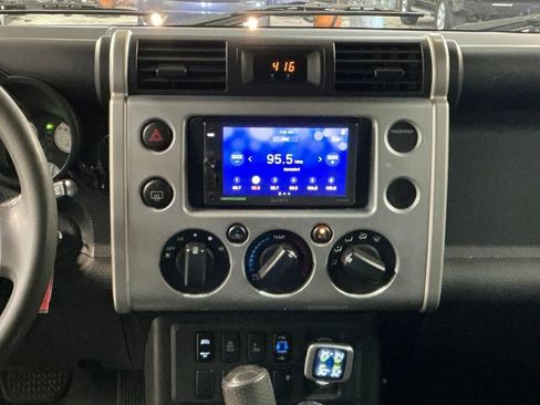 Used 2007 Toyota FJ Cruiser 4WD image 17