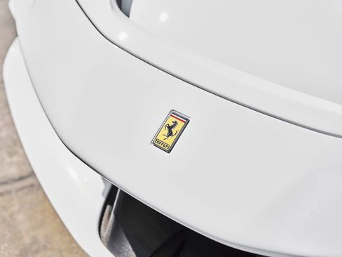 Used 2024 Ferrari SF90 Spider image 7