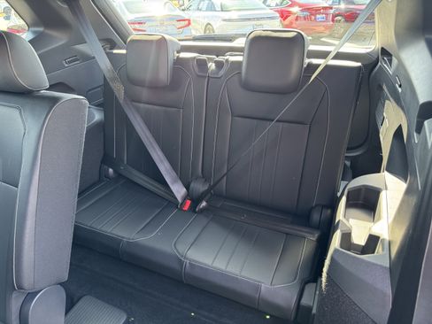 Certified 2024 Volkswagen Tiguan SE R-Line FWD image 34