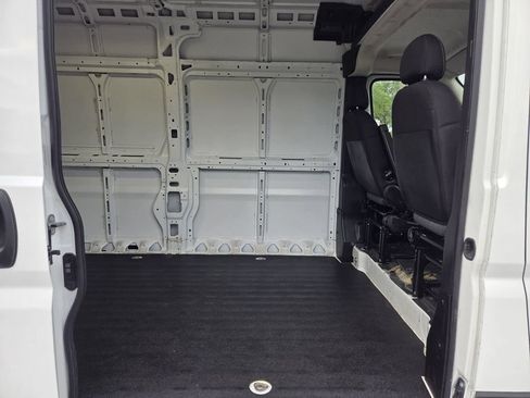 Used 2024 RAM ProMaster 2500 w/ Convenience Group FWD image 28