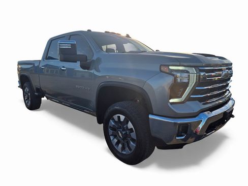 Used 2024 Chevrolet Silverado 2500 LTZ w/ LTZ Convenience Package image 2