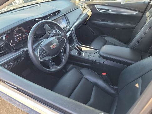 Used 2018 Cadillac XT5 Premium Luxury image 10