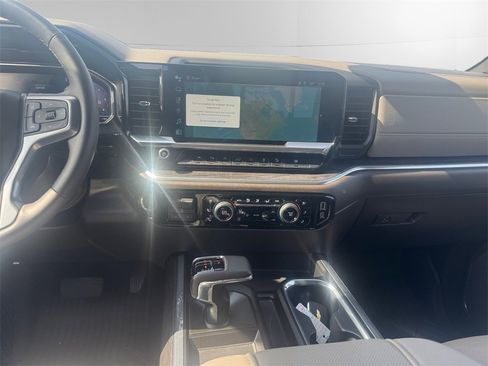 Used 2024 Chevrolet Silverado 1500 LTZ image 11