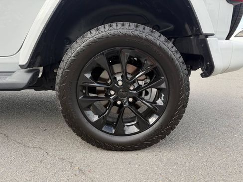 Used 2021 Jeep Wrangler Unlimited Sahara AWD/4WD image 32