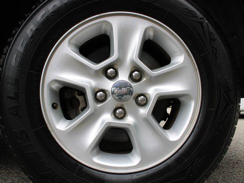 Used 2017 Jeep Grand Cherokee Laredo w/ Quick Order Package 23E image 20