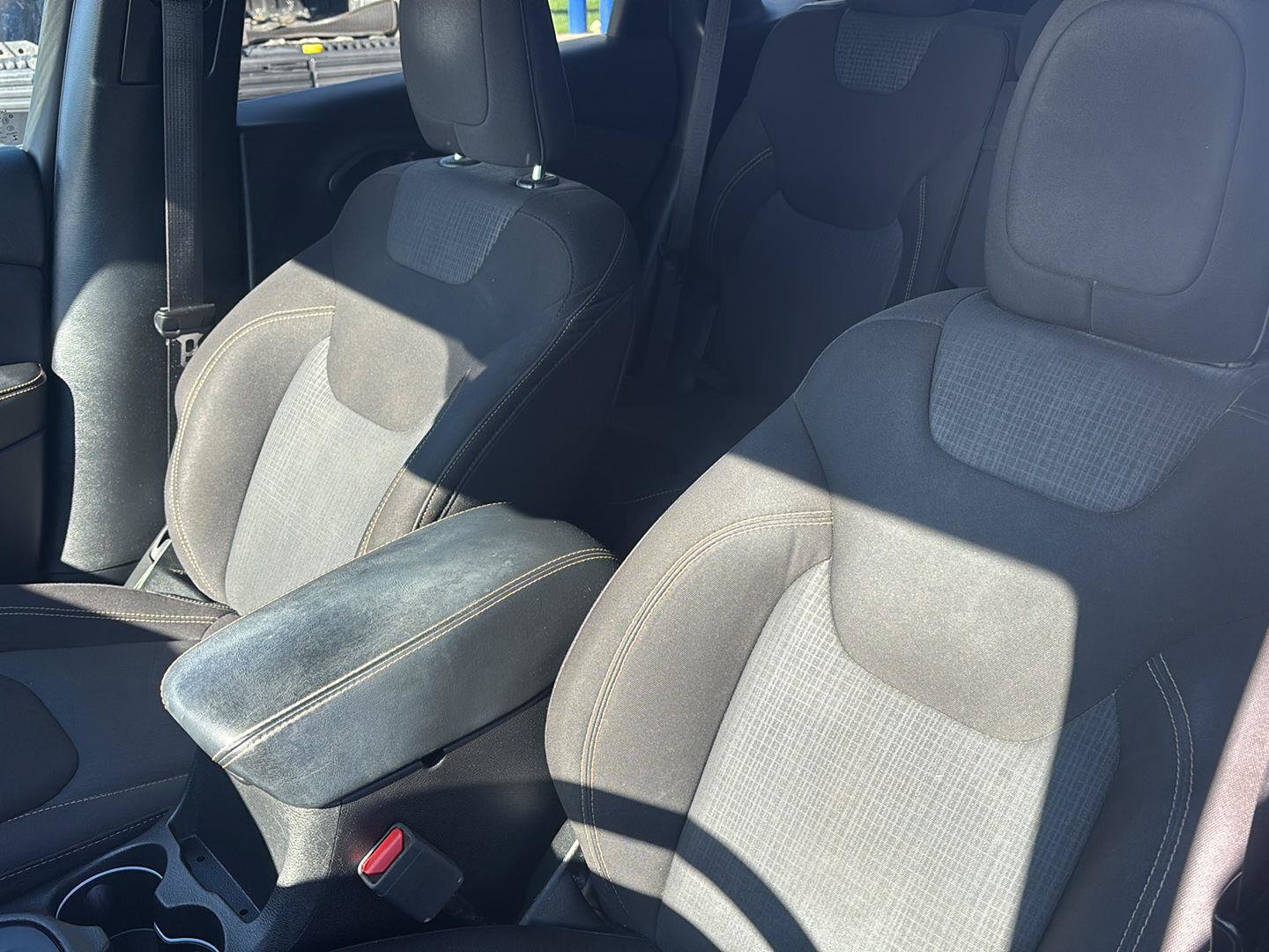 Used 2018 Jeep Cherokee Latitude w/ Quick Order Package 26T AWD/4WD image 18