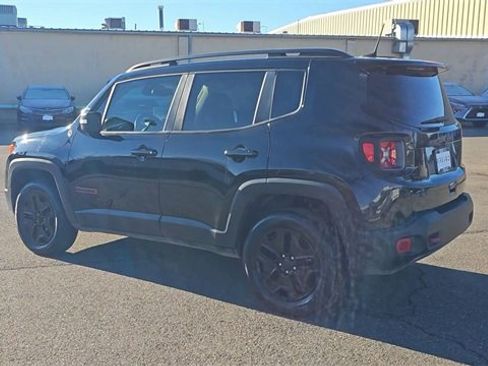 Used 2018 Jeep Renegade Trailhawk w/ UConnect 8.4 Nav Group image 2