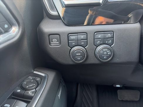 Used 2024 Chevrolet Silverado 1500 LTZ image 15