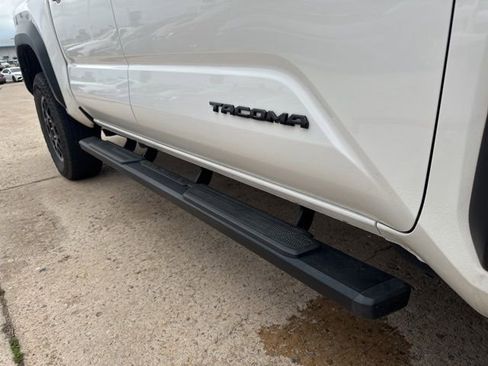 Used 2024 Toyota Tacoma TRD Off-Road w/ TRD Off Road Upgrade Package image 10