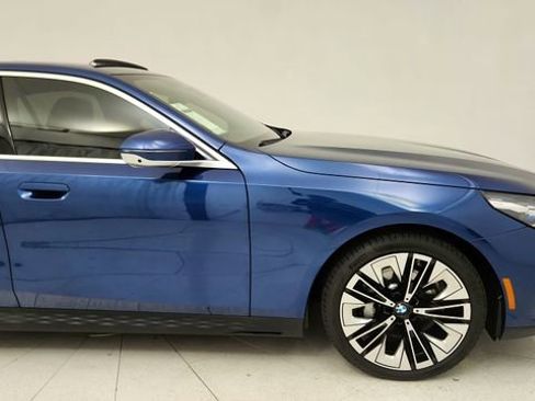 Used 2026 BMW 530i xDrive image 8