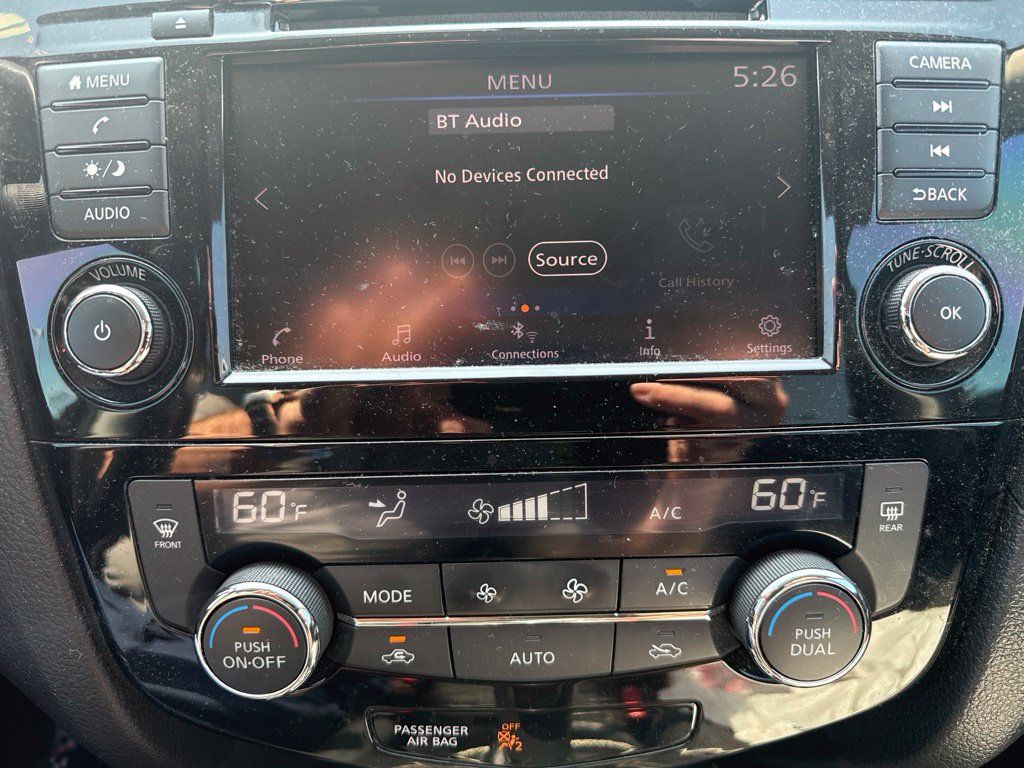 Used 2018 Nissan Rogue SV FWD image 4