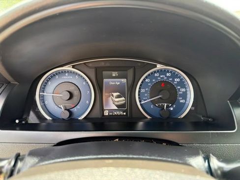 Used 2016 Toyota Camry XLE FWD image 11