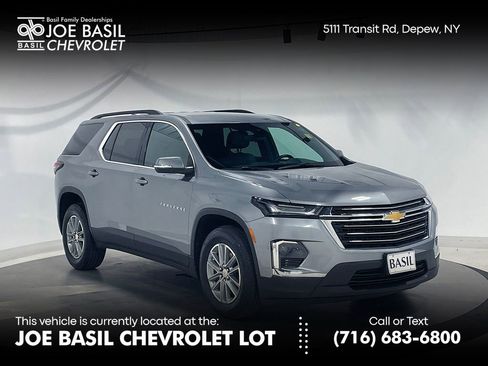 Used 2023 Chevrolet Traverse LT AWD/4WD image 1