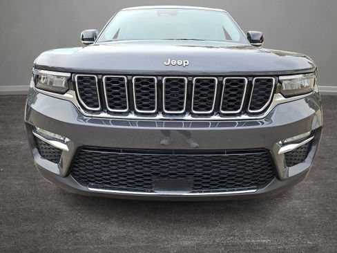 Used 2023 Jeep Grand Cherokee Limited image 26