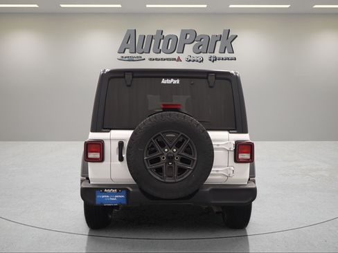 Used 2024 Jeep Wrangler Unlimited Sport AWD/4WD image 9