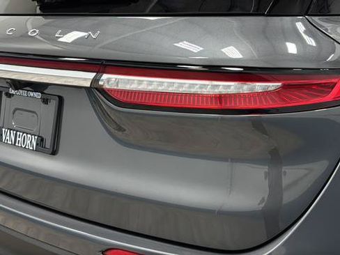 Used 2025 Lincoln Corsair AWD image 37