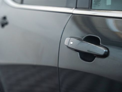 Used 2018 Chevrolet Equinox LT AWD/4WD image 18