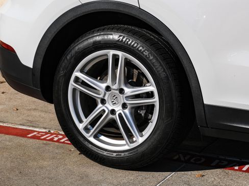 Used 2020 Porsche Cayenne image 50