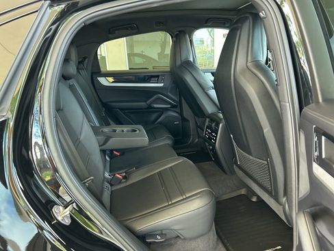 Used 2024 Porsche Cayenne Coupe w/ Premium Package Plus image 18