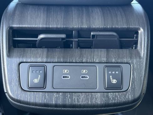 New 2025 Nissan Ariya FWD image 22