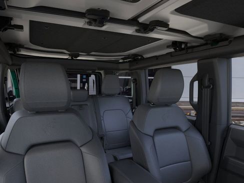 New 2025 Ford Bronco Badlands image 12