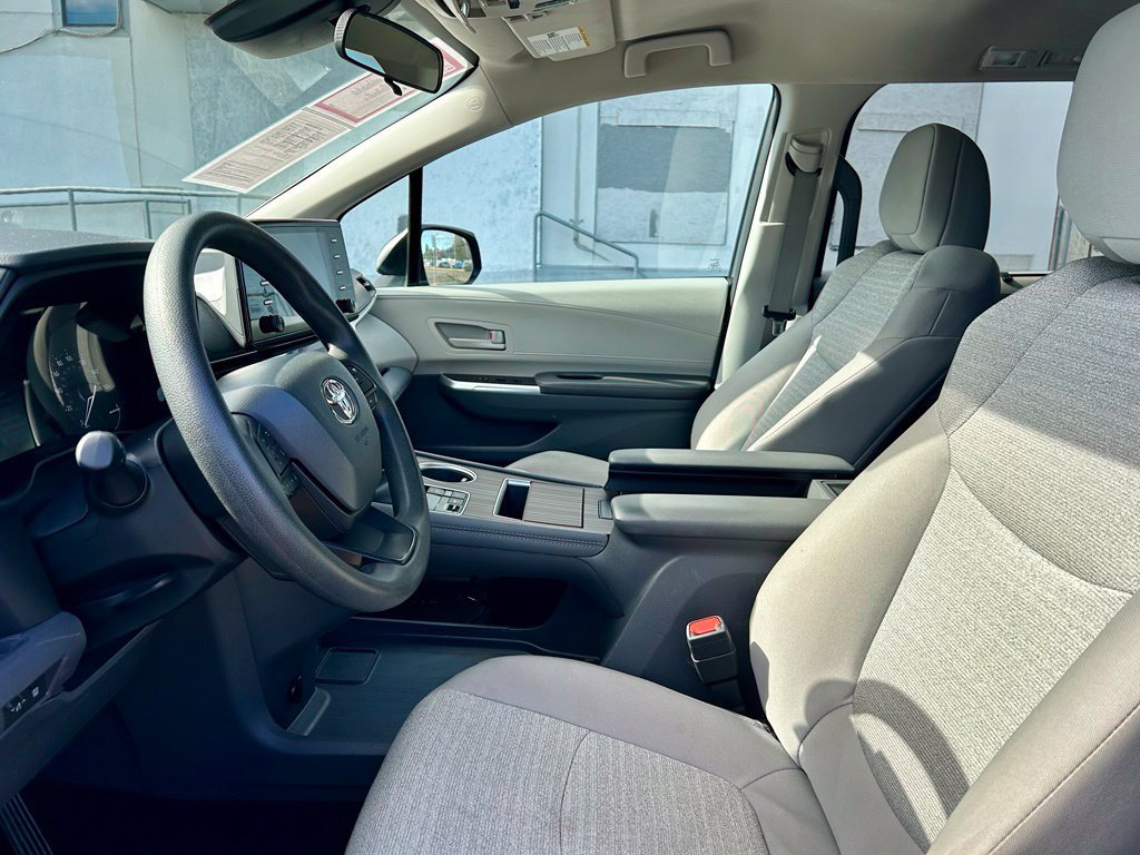 Certified 2024 Toyota Sienna LE AWD/4WD image 10
