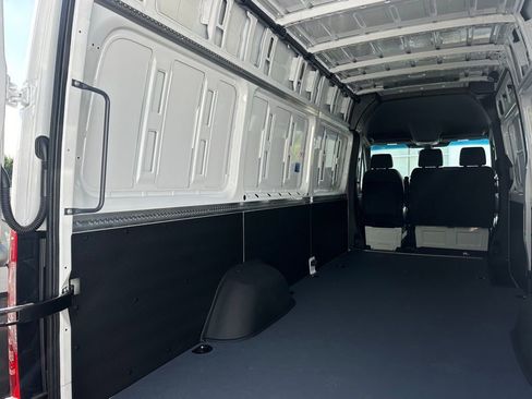 New 2025 Mercedes-Benz Sprinter 2500 image 12