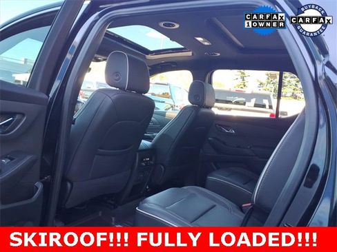 Used 2023 Chevrolet Traverse Premier image 17
