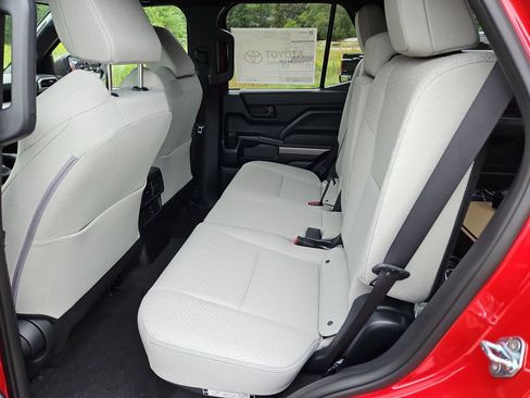 New 2026 Toyota 4Runner SR5 AWD/4WD image 19