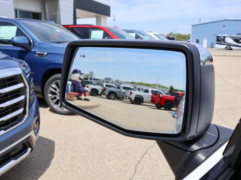 New 2026 GMC Sierra 1500 SLT image 24