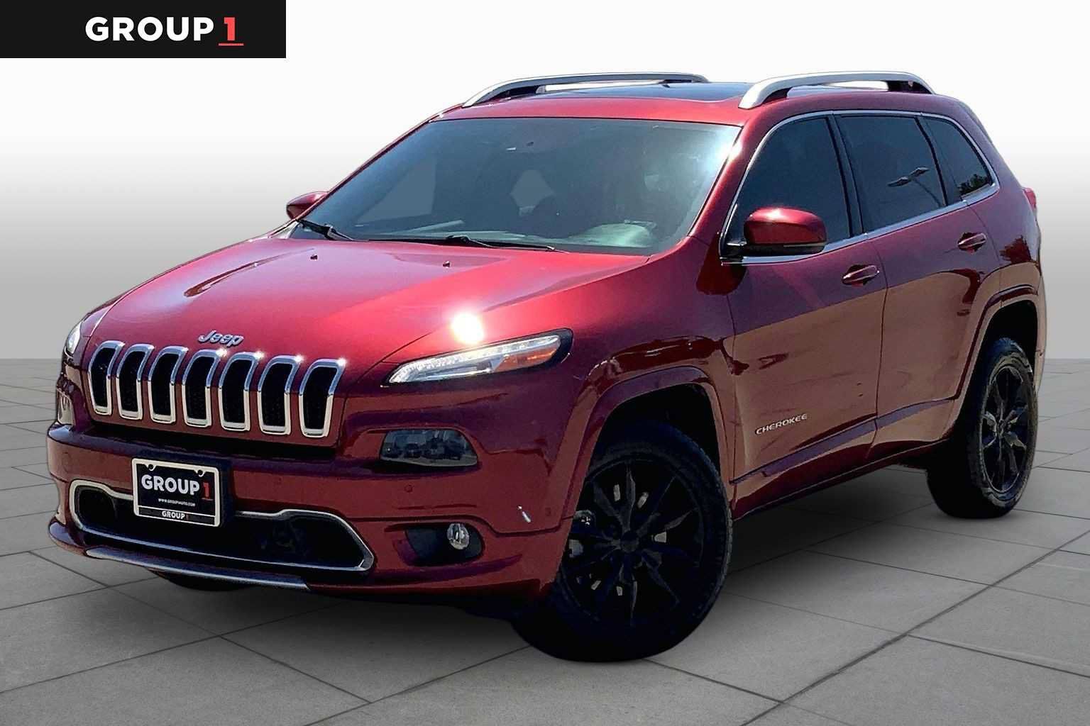 Used 2017 Jeep Cherokee Overland w/ Technology Group AWD/4WD image 1