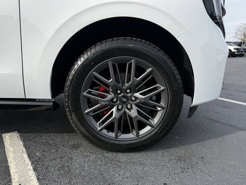 New 2025 Ford Expedition Max Platinum w/ Stealth Performance Package image 35