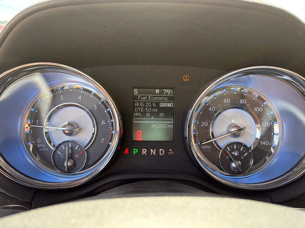 Used 2011 Chrysler 300 Limited RWD image 23