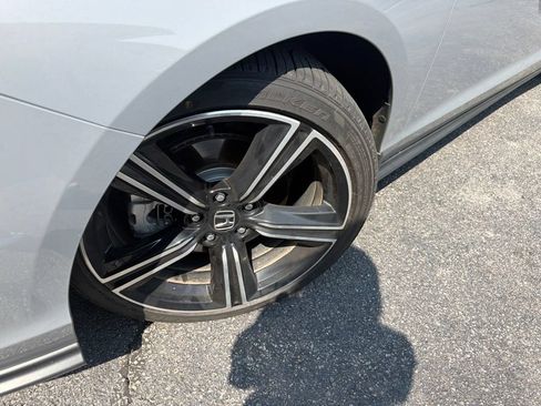 Used 2025 Honda Accord Sport image 2