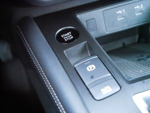 Certified 2025 Nissan Kicks SV w/ SV Premium Package image 32