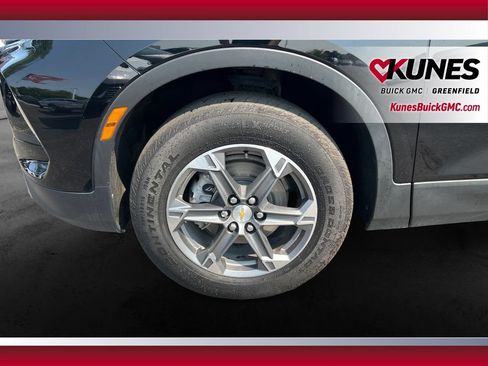 Used 2025 Chevrolet Blazer LT FWD image 13