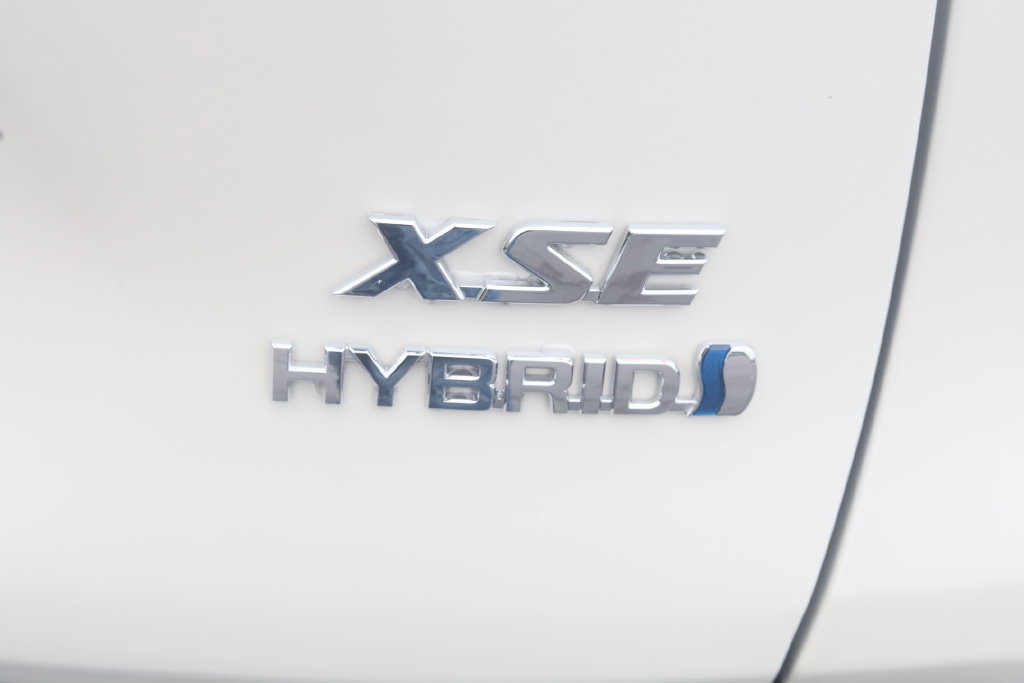 Used 2019 Toyota RAV4 XSE w/ XSE Weather Package AWD/4WD image 33