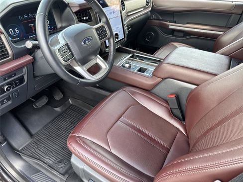 Used 2024 Ford Expedition Limited RWD image 10
