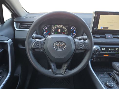 Used 2025 Toyota RAV4 XLE AWD/4WD image 22