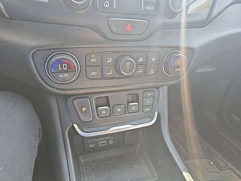 Used 2019 GMC Terrain Denali w/ GMC Pro Grade Package AWD/4WD image 20