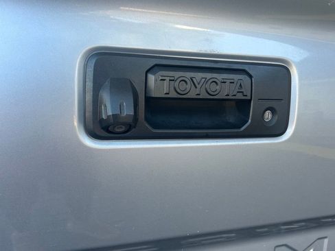 Used 2017 Toyota Tacoma SR5 image 21