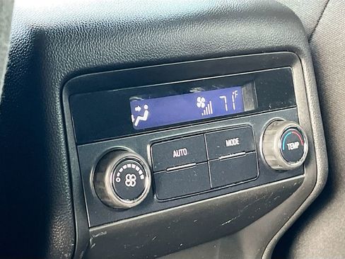 Used 2021 GMC Acadia AT4 image 24