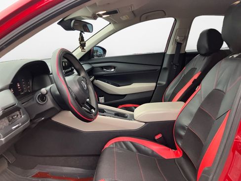 Certified 2025 Honda Accord LX image 8