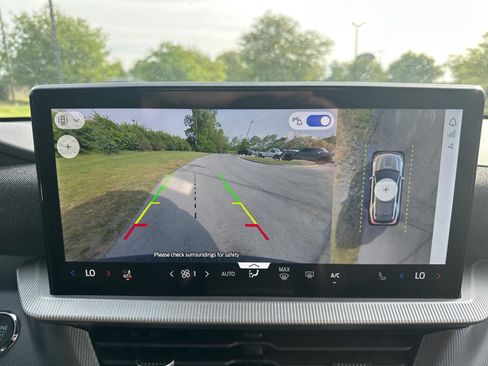 Used 2025 Ford Explorer ST-Line AWD/4WD image 10