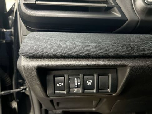 Used 2023 Subaru Outback Premium AWD/4WD image 18