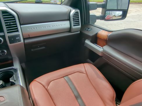 Certified 2021 Ford F250 King Ranch w/ King Ranch Ultimate Package AWD/4WD image 15