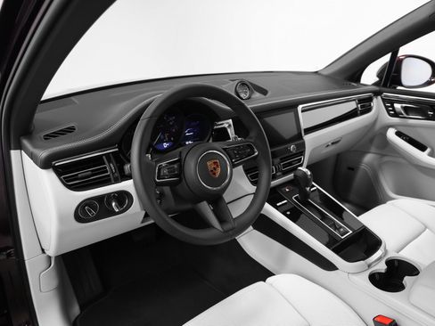 New 2026 Porsche Macan image 48