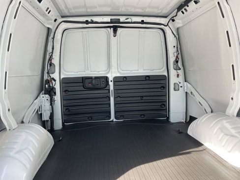 New 2025 Chevrolet Express 2500 image 30