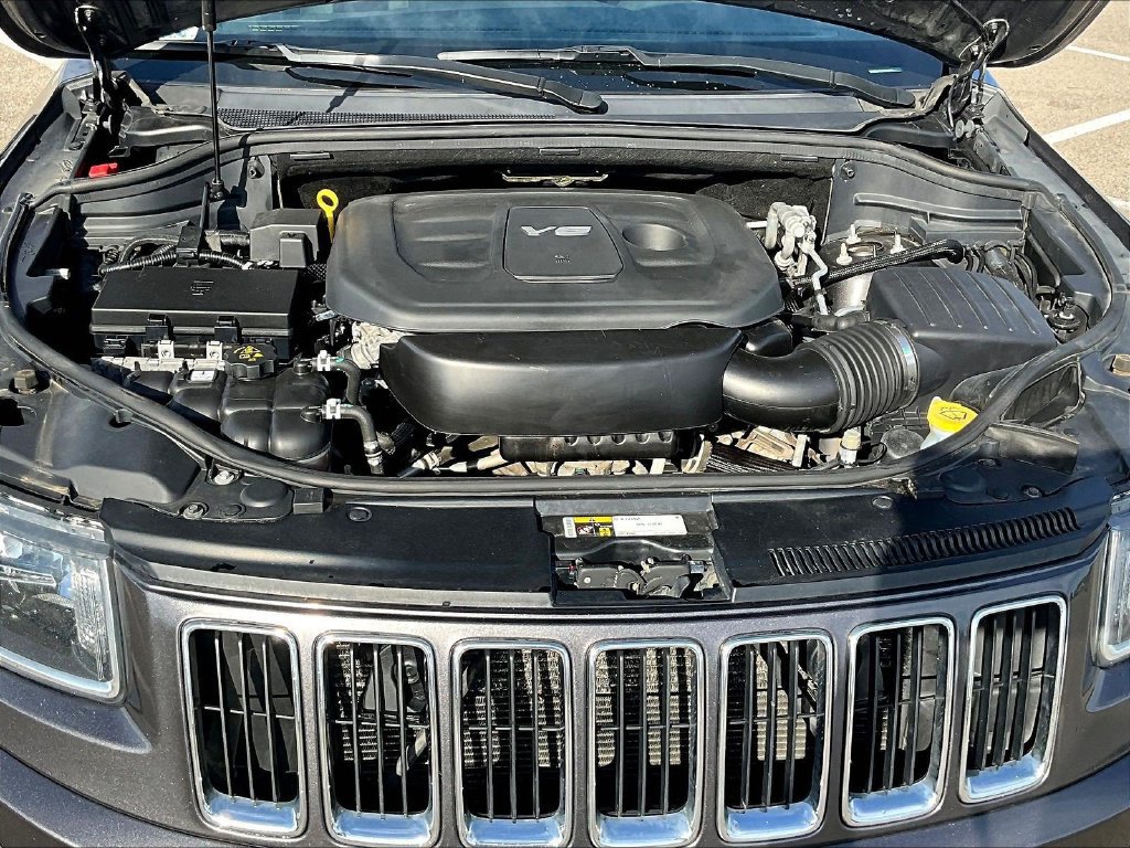 Used 2016 Jeep Grand Cherokee Laredo w/ Quick Order Package 23E AWD/4WD image 32